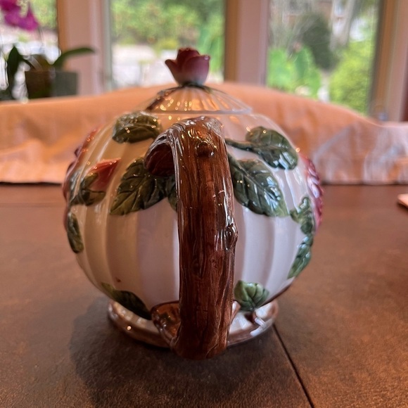 Victorian Rose Teapot. Omnibus by Fitz and Floyd 1995 - Picture 4 of 14